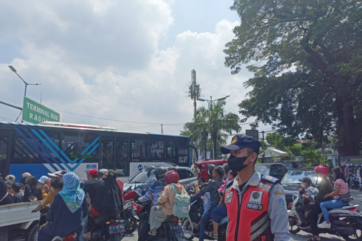 H+2 Lebaran, Lalu Lintas Ke Ragunan Padat
