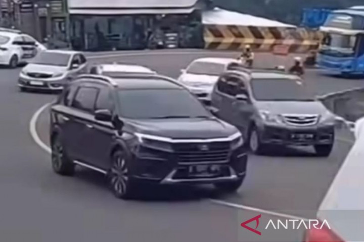 Polres Cianjur Terapkan Sistem Buka Tutup di Jalur Puncak