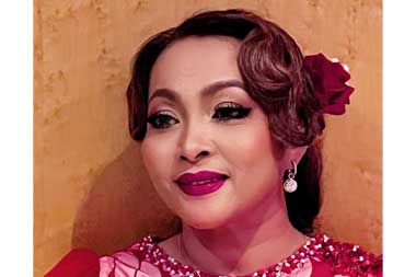 Rieka Roeslan Larang The Groove Bawakan Lagu Ciptaannya