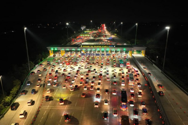 Ratusan Ribu Kendaraan Belum Balik, Ini Strategi Mengurai Kepadatan di Tol