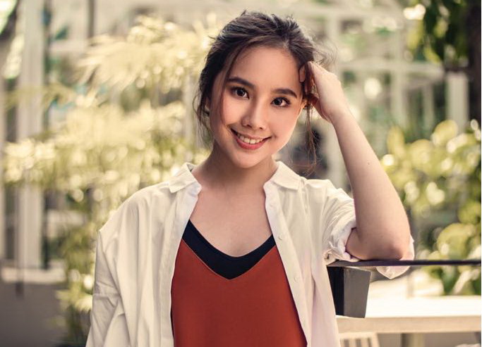 Tak Cuma Mentereng di Karier, 4 Artis Ini Kejar Kuliah Sampai Luar Negeri