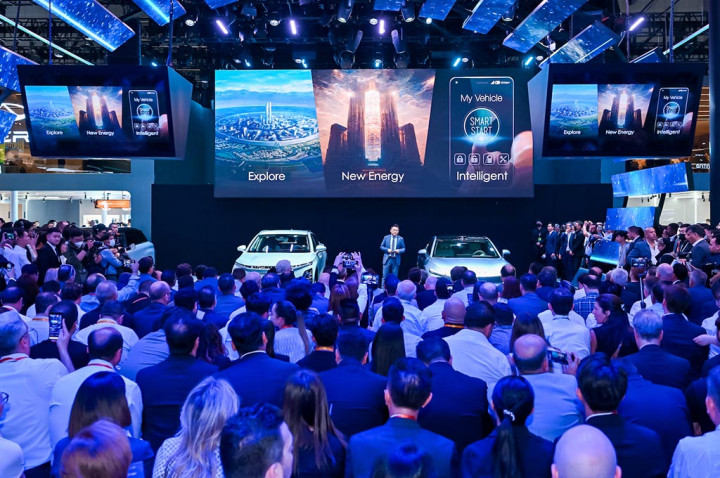 Toyota Waspadai Manuver Ekstrim Industri Otomotif Tiongkok