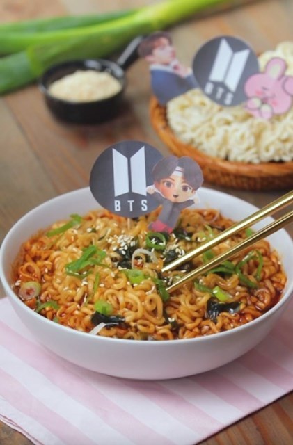 Ramen ala Jungkook BTS, buatnya mudah lho! (Foto: Dok. Endeus TV)