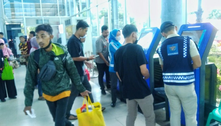 788.004 Orang Kembali ke Jawa Via Penyeberangan Bekauheni-Merak