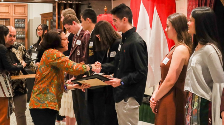 KJRI Perth Beri Penghargaan Siswa Berprestasi Bahasa Indonesia di Australia Barat