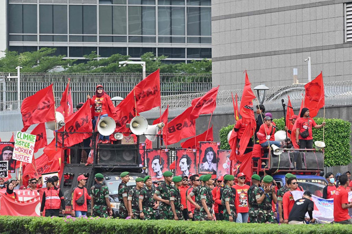 Massa Buruh Gelar Aksi di Bundaran Patung Kuda