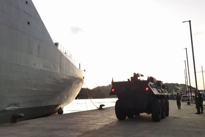 KRI Banjarmasin Angkut 142 Kendaraan untuk Pengamanan KTT ASEAN di Labuan Bajo