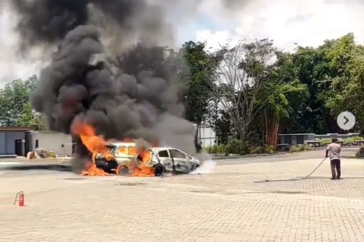 Mobil Terbakar Karena Tersambar Api, Asuransi Siap Tanggung?