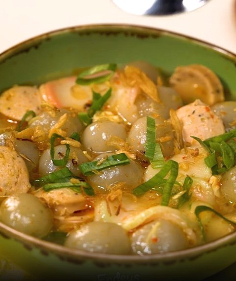 Begini resep cilok kuah seblak. (Foto: Dok. Endeus TV)