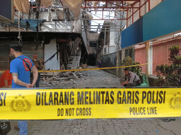 2 Mobil Pengunjung Mal Plaza Malang Ikut Hangus Terbakar