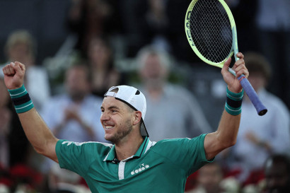 Tenis: Tundukkan Tsitsipas, Struff ke Semifinal Madrid Open