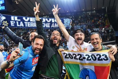 Napoli Akhiri Penantian 33 Tahun untuk Rengkuh Gelar Serie A