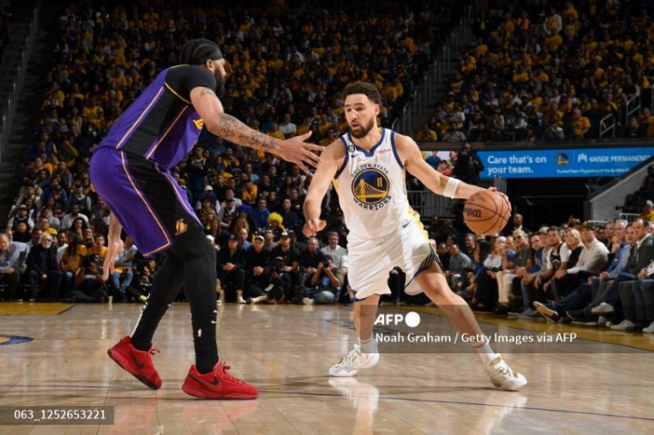 Playoff NBA: Warrior Hajar Lakers