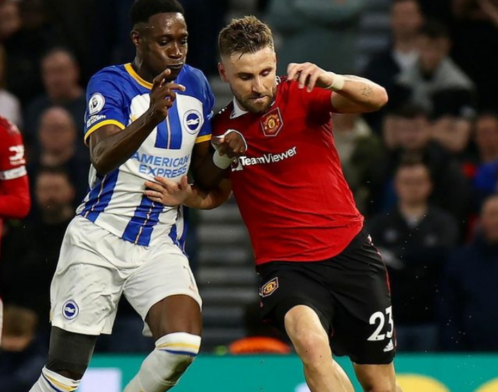 Luke Shaw memainkan peran baru sebagai bek tengah MU. (instagram @manchesterunited)