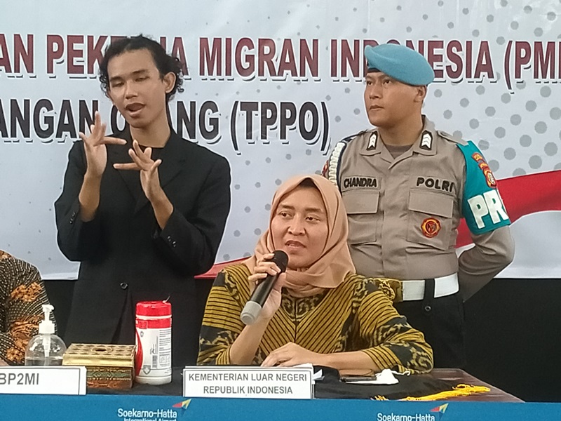 Fungsional Diplomat Muda Direktorat Perlindungan Warga Negara Indonesia Kementerian Luar Negeri, Rina Komaria.