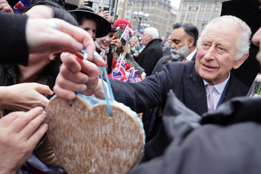 Raja Charles III akan dinobatkan secara resmi pada 6 Mei 2023. Foto: AFP