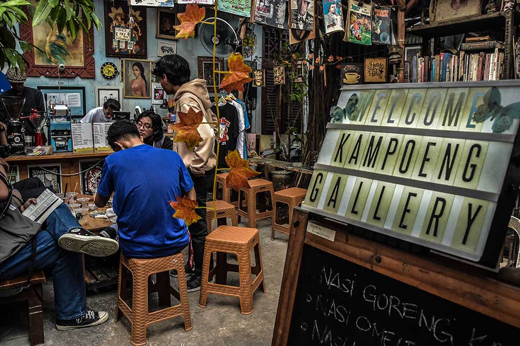 Mengunjungi Kampoeng Gallery Bertema 90-an