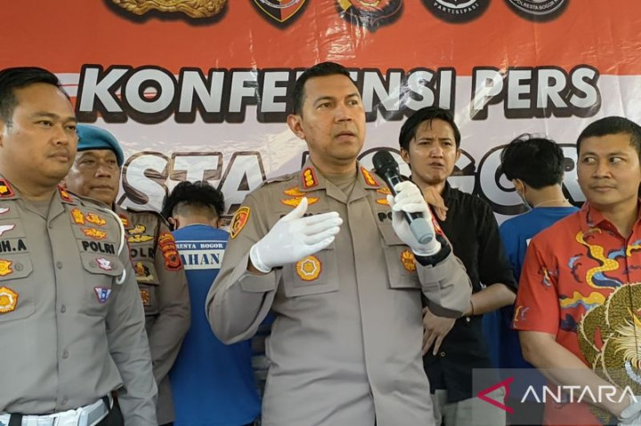 Polisi Selidiki Mobil WNA Halangi Ambulans di Bogor