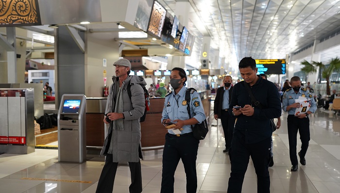 WN Australia yang Meludahi Imam Masjid Dideportasi via Bandara Soetta