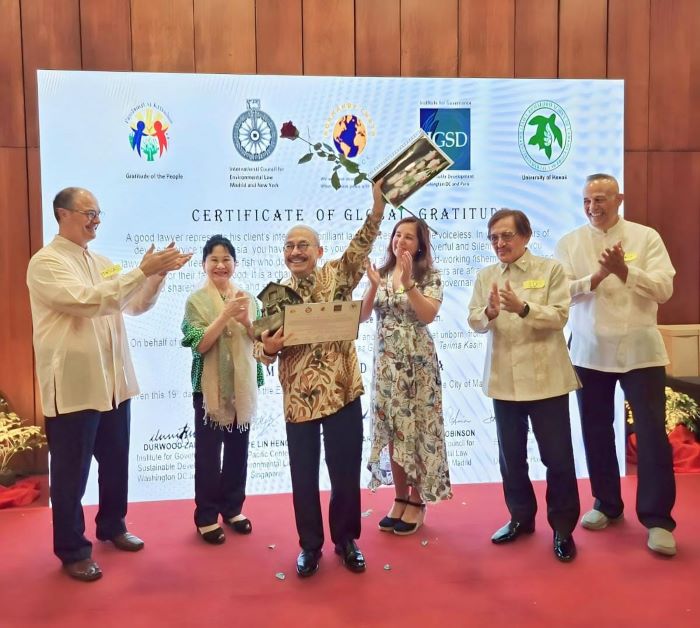 Raih Penghargaan, Dosen FHUI Mas Achmad Santosa Disebut Sebagai 'Briliant Lawyer'