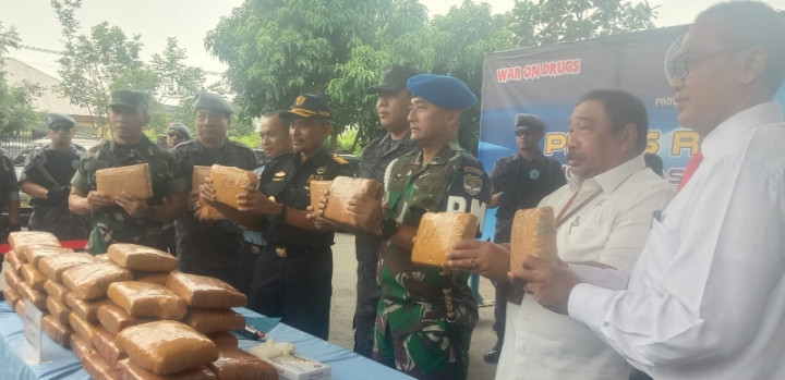 Oknum TNI AD Edarkan 52 Kg Ganja, Imbalannya Rp100 Juta