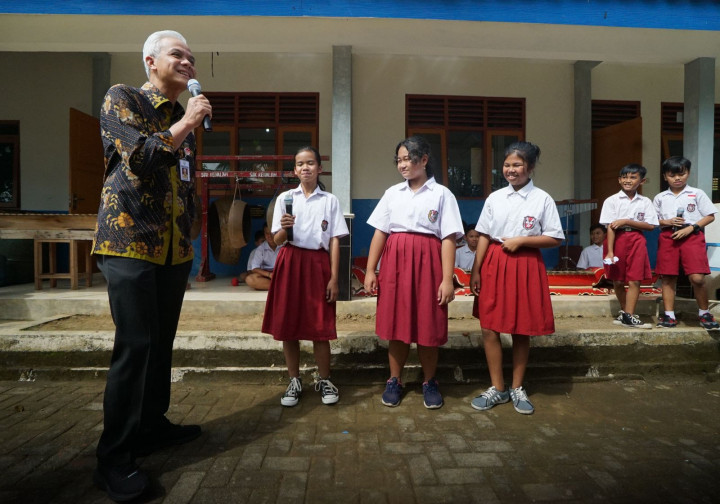 Ganjar Wujudkan Keinginan Siswa SD di Magelang