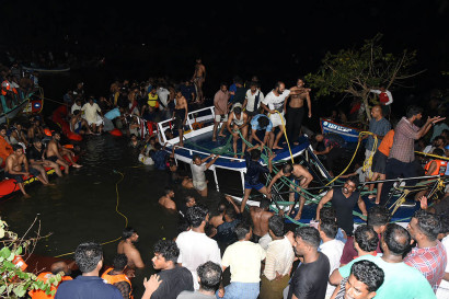 Tragis! 22 Tewas Setelah Kapal Terbalik di India