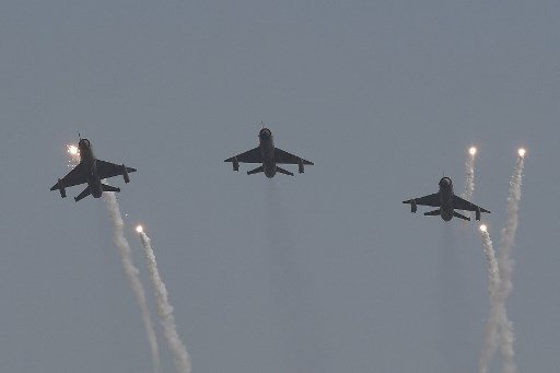 Jet Tempur India Jatuh dan Hantam Rumah Warga, 3 Orang Tewas