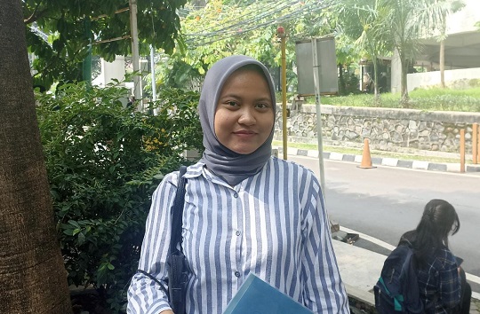 Rutin <i>Tryout</i> hingga Langganan Kursus Online, Dini Optimistis Hasil Baik di UTBK-SNBT 2023