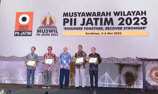 Keren! UMM Sabet Penghargaan Kampus Teraktif Bidang Keinsinyuran dari PII Jatim