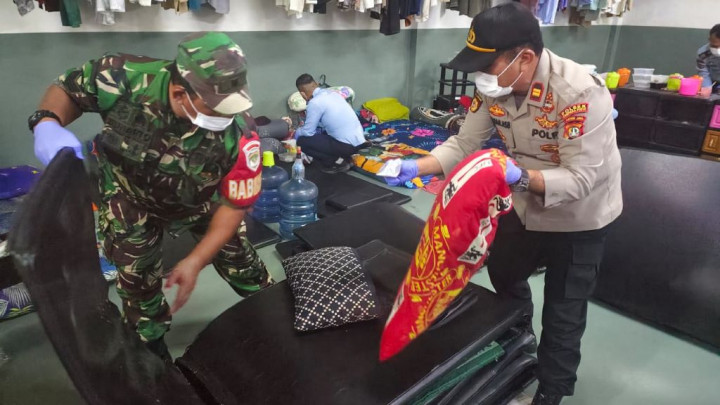 Cegah Peredaran Narkoba, Petugas Lapas Salemba Sidak Ruang Huni