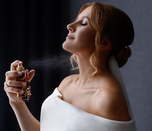 8 Cara Efektif Bikin Wangi Parfum Favoritmu Tahan Lama