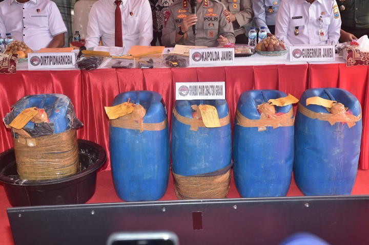 Kronologi Penangkapan WNA Iran Penyelundup Sabu Cair 264,72 Kg Sabu Cair di Banten