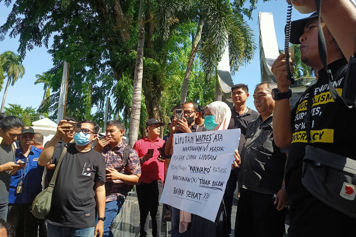 Diusir Saat Meliput, Ratusan Wartawan Sumbar Unjuk Rasa dan Lapor Polisi