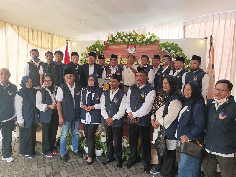 Partai NasDem mendaftarkan bakal calon legislatif (bacaleg) ke Komisi Pemilihan Umum (KPU) Kabupaten Malang, Kamis, 11 Mei 2023. Medcom.id/Daviq Umar Al Faruq