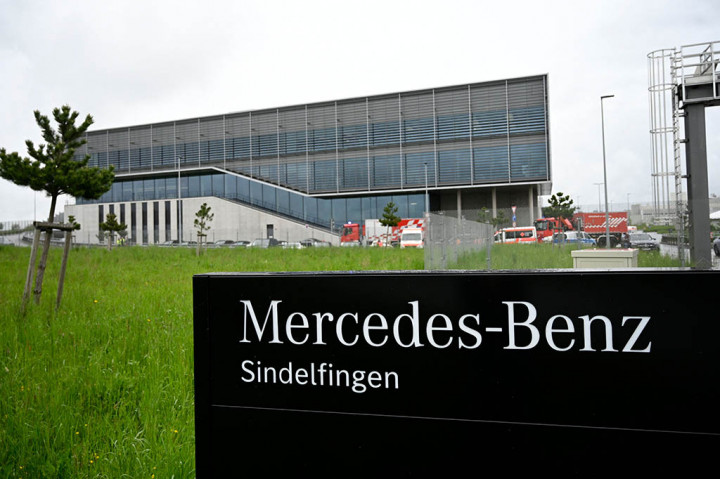 Dua Tewas Dalam Penembakan di Pabrik Mercedes Jerman