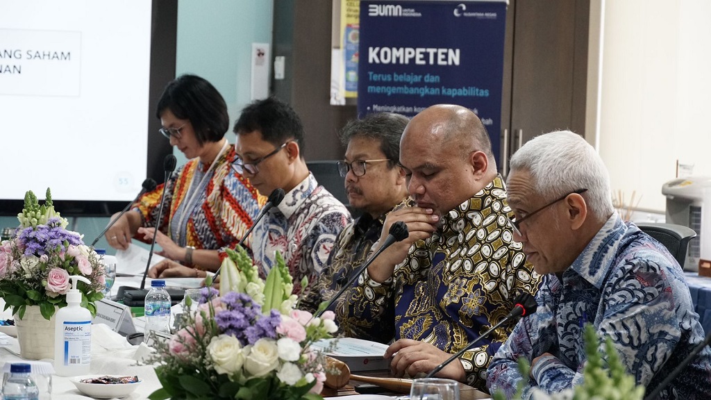 Jajaran manajemen Nusantara Regas saat mengadakan RUPS. Foto: dok Nusantara Regas.
