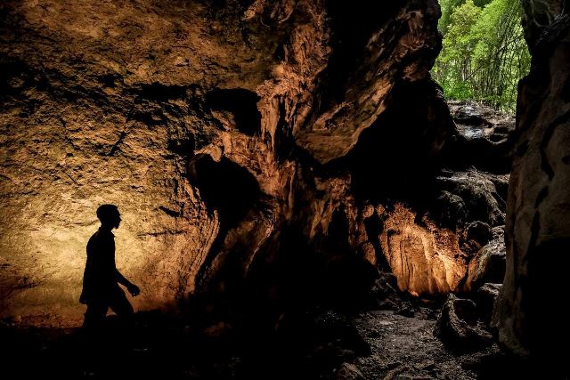 Gua Batu Cermin sebagai wisata alternatif wisata ke TN Komodo. (Foto: Dok. Kemenparekraf)