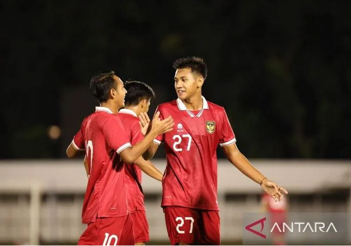 Thailand Puncaki Grup B, Vietnam Jumpa Indonesia di Semifinal Sepak Bola