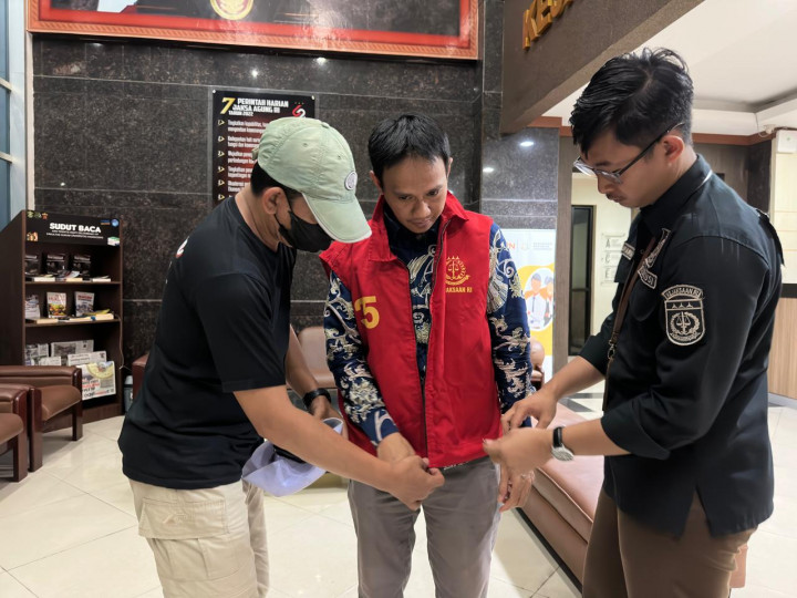 Buron Setahun, Pimpinan Travel Haji dan Umrah di Makassar Ditangkap