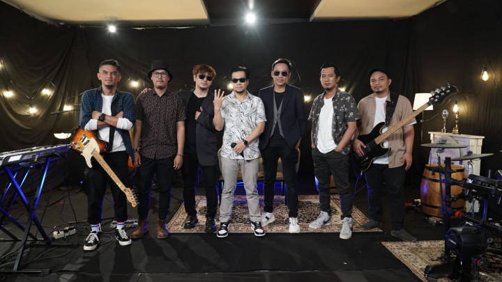 Momen Nostalgia Band Matta, Vagetoz dan Caffeine