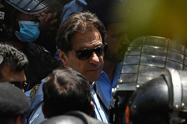 Mantan PM Pakistan Khan Dibebaskan dengan Jaminan