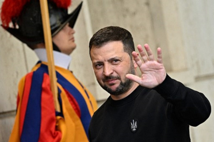 Bertemu Fransiskus, Zelensky Minta Vatikan Dukung Proposal Damai Ukraina