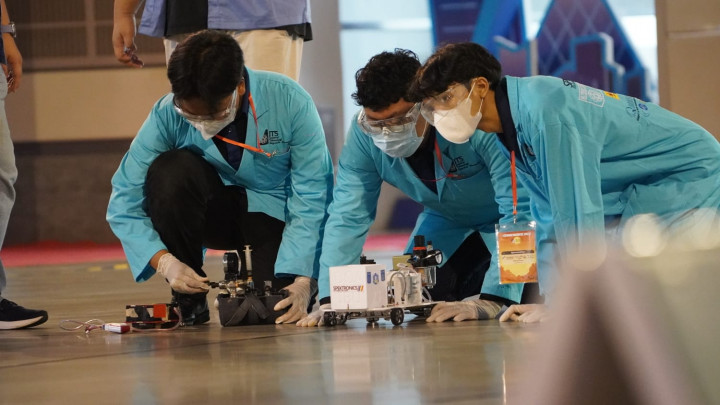 ITS Tantang 15 Tim Mahasiswa Bertarung di ICRCC 2023