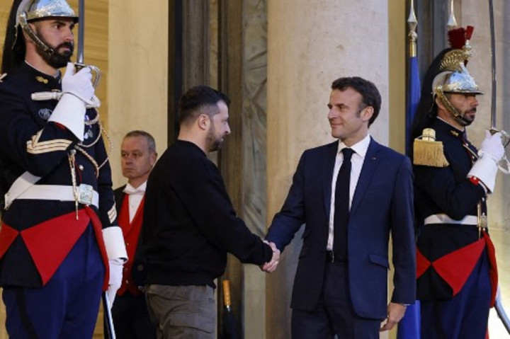 Zelensky Mendadak Kunjungi Paris dan Bertemu Macron, Apa yang Dibahas?