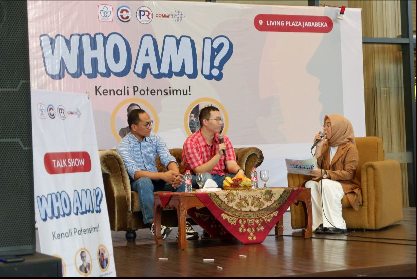 Sesi talk show bersama Irwantja dan Hamdani, foto: commstride