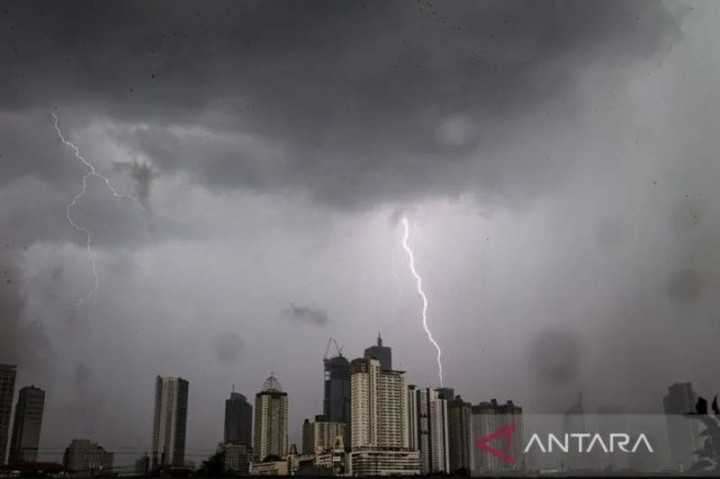 BMKG Ingatkan Warga Waspada Potensi Cuaca Ekstrem hingga 18 Mei