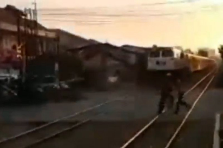 PT KAI Beri Pengharagaan Petugas Perlintasan yang Berhasil Selamatkan 9 Nyawa