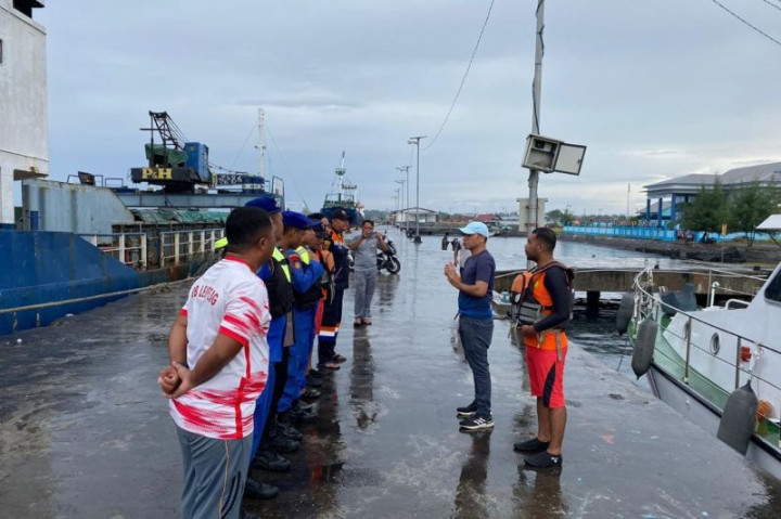 Kapal Berpenumpang 20 Orang Alami Kebocoran di Perairan Haltim