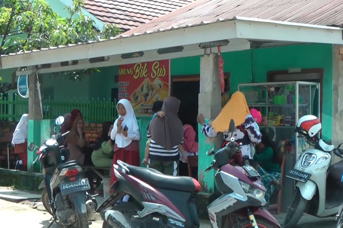Heroik! Penjual Tekwan Bubarkan Tawuran Pelajar